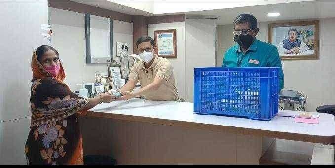 सहकार मित्र मंडळ तर्फे मोफत अन्नदान वाटप..