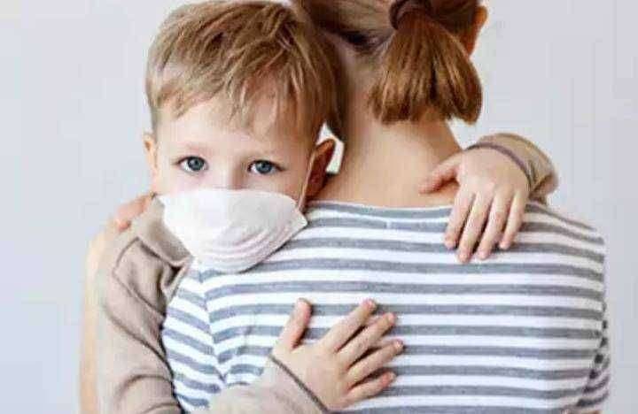 २ वर्षापेक्षा कमी वयाच्या मुलांना मास्क लावताय? काळजी घ्या