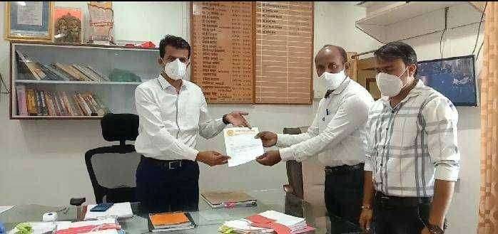 पंढरपूर रेडिमेड असोशिएशन च्या वतीने दुकान खुली करण्यास परवानगी मिळण्याबाबत प्रांताधिकारी यांना निवेदन देण्यात आले