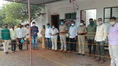 सविता न्हावी ट्रस्टच्या वतीने पोलिसांना मास्क सनिटायझर वाटप...