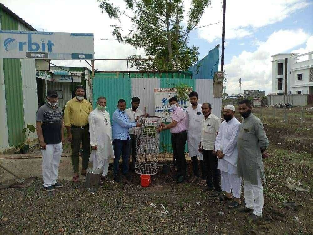 जागतिक पर्यावरण दिन व डॉ. आर. आर. शेख यांचा वाढदिवस ऑर्बिट स्कूलमध्ये वृक्षारोपण करून साजरा..