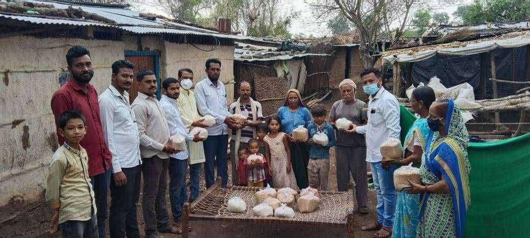 कोरपावली येथे ध्यान्य वाटप