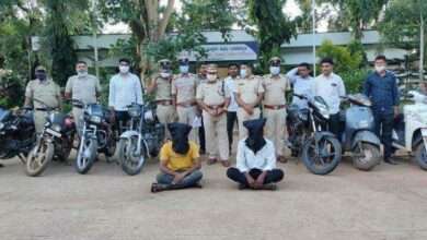 दोन दुचाकी चोराना हुलसूर पोलिसांनी केली अटक