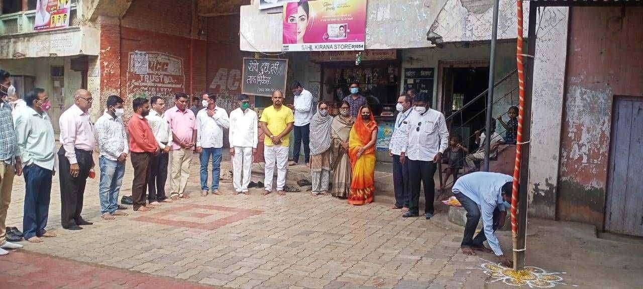 निंभोरा बु ग्रामपंचायत मध्ये राष्ट्रगीत आणि महाराष्ट्र गिताचे गायन करुन शिवस्वराज्यभिषेक उत्सव दिन साजरा