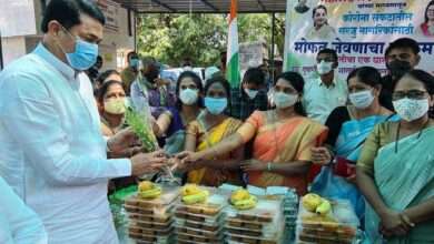 महाराष्ट्र प्रदेश महिला काँग्रेस पुरस्कृत 'मदतीचा एक घास' या उपक्रमाला प्रदेशाध्यक्ष नाना पटोले यांची सदिच्छा भेट महिला कार्यकर्त्यांचे केले कौतुक आणि अभिनंदन