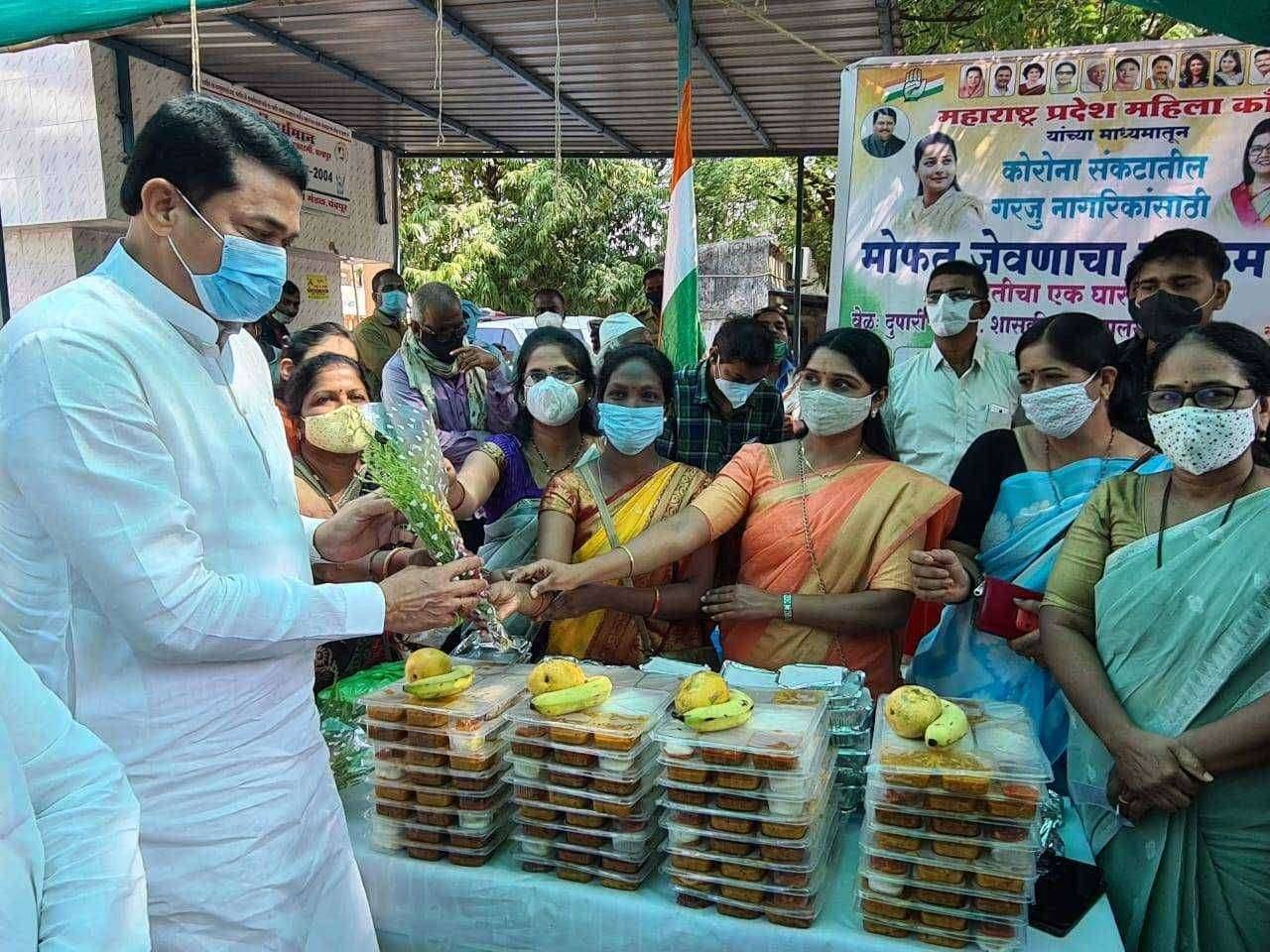 महाराष्ट्र प्रदेश महिला काँग्रेस पुरस्कृत 'मदतीचा एक घास' या उपक्रमाला प्रदेशाध्यक्ष नाना पटोले यांची सदिच्छा भेट महिला कार्यकर्त्यांचे केले कौतुक आणि अभिनंदन