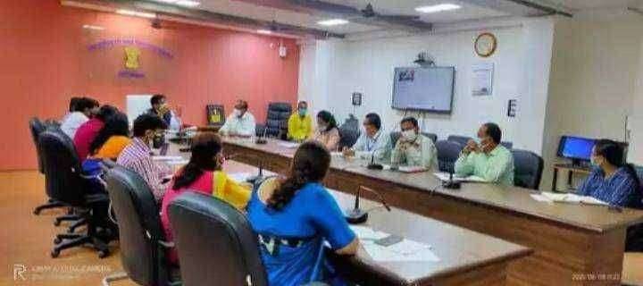 अर्थचक्र सुरू होत असले तरी जीवनचक्र बिघडू नये याची दक्षता घ्या - जिल्हाधिकारी सुनील चव्हाण