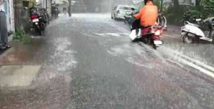 ?Breaking....मुंबईत पावसाला सुरुवात, पुढील चार दिवस धोक्याचे...