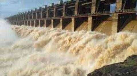 ?जळगांव Live.. तापी काठच्या गावांना सतर्कतेचा इशारा..!हतनूर धरणाचे ४ दरवाजे उघडले