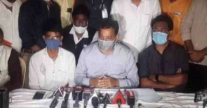 खासदार संभाजीराजेंचं काकासाहेब शिंदेंना अभिवादन..