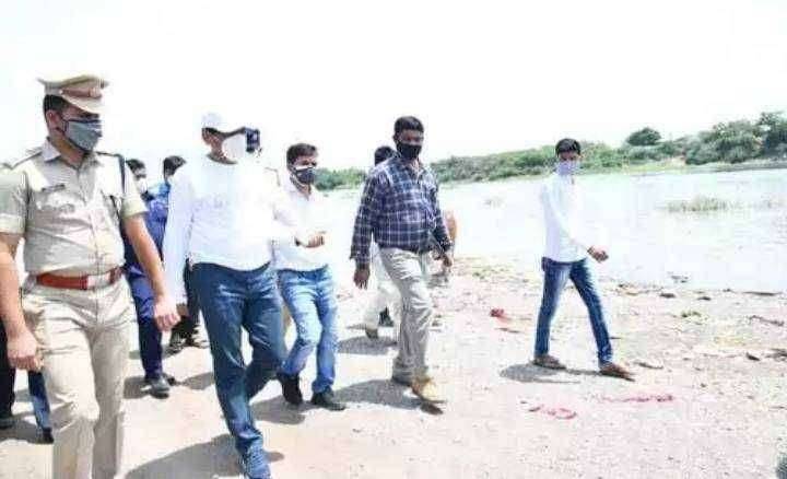 हिरडपुरीत मोठ्याप्रमाणात वाळू साठा जप्त, जिल्हाधिकारी सुनील चव्हाण यांची कारवाई