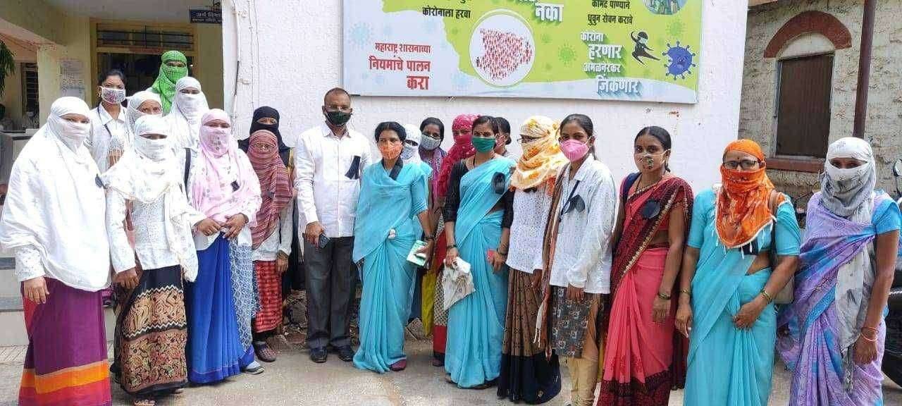 ?️अमळनेर कट्टा...अमळनेर तालुक्यातील आशा स्वयंसेविका व गटप्रवर्तकांचे काळ्या फिती लावून काम करत निषेध आंदोलन सुरू... तालुका आरोग्य विभागाला दिले प्रलंबित मागण्यांचे निवेदन..