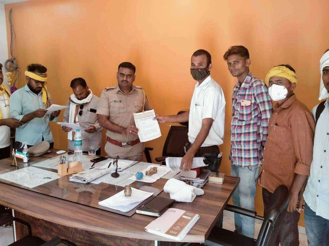 दुष्कर्म करणाऱ्या राक्षसी प्रवृत्तीच्या आरोपींना तत्काळ कठोर शिक्षा करून फासावर चढवावे अन्यथा आदिवासी समाज रस्त्यावर उतरेल -शिरपूर तालुक्यातील आदिवासी संघटना आक्रमक.!