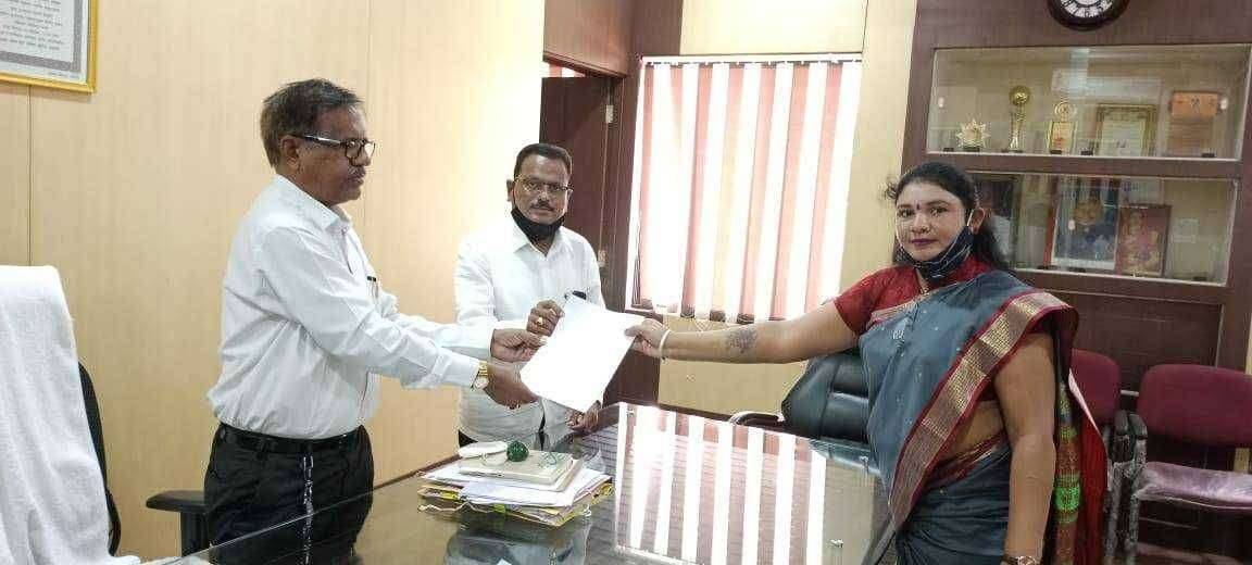 मौजा तुकडोजी नगर, तांबाडी येथील धडकले तहसील कार्यालयावर