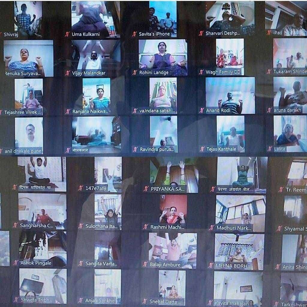 अंबड आर्ट ऑफ लिविंगच्या वतीने योग दिन साजरा