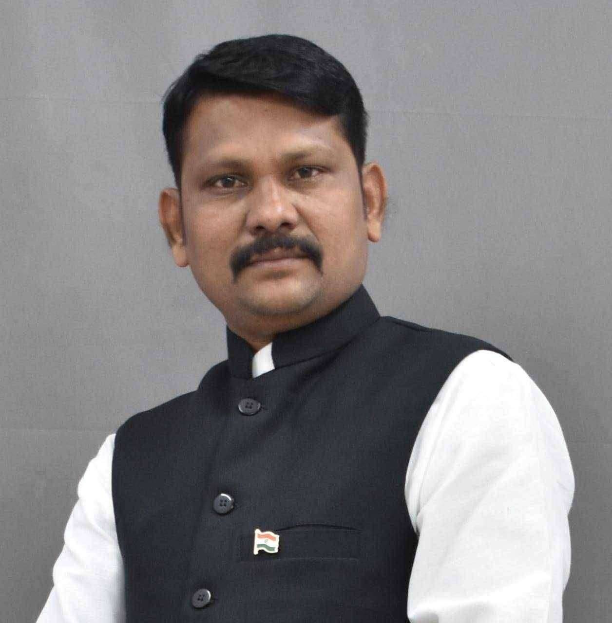 ?जळगांव Live...केंद्रीय मानवाधिकार संघटना नवी दिल्लीचे राष्ट्रीय अध्यक्ष डॉ. मिलिंद दहिवले दोन दिवसांच्या जळगाव जिल्हा दौऱ्यावर