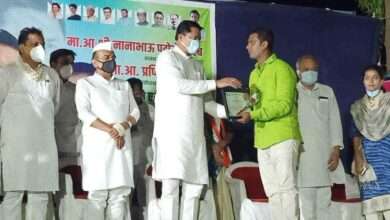 एरंडोल येथील आरोग्यदूतास नाना पटोलेंकडून करण्यात आले गौरवान्वित