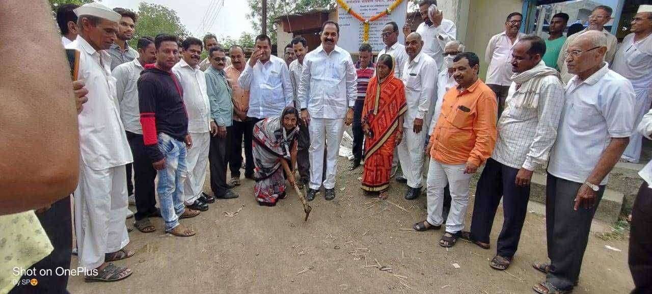 ?️ अमळनेर कट्टा... भिलाली येथे मुलभुत सुविधा 2515 अंतर्गत रस्ता काँक्रीटीकरण भूमिपूजन आमदार अनिल पाटील यांच्या हस्ते संपन्न.