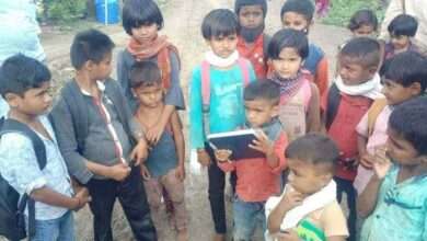 देशाला स्वातंत्र्य मिळून ७४वर्षे पूर्ण झाली,तरीही पाथर्डी तालुक्यातील गाडेवाडीतील शिंदे वस्ती अजुनही चिखलातच गाडलेली? सामांन्य जनता विकासापासून कोसोमैल दूर