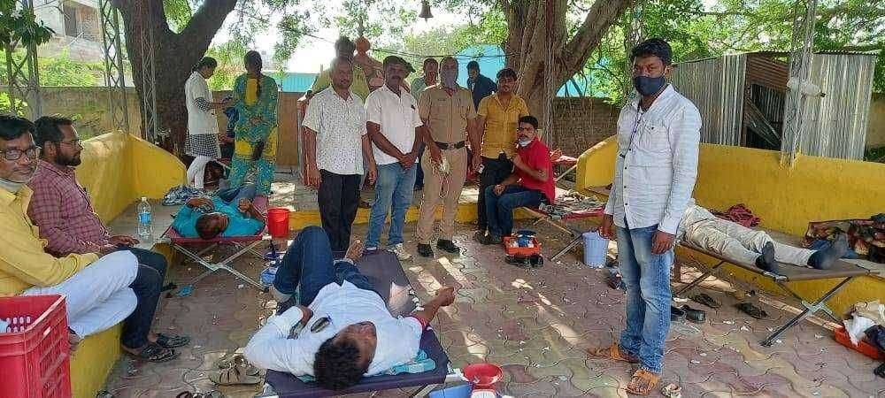 परंडा पोलिसांच्या महारक्तदान शिबीराला प्रतिसाद २९१ रक्तदात्यांचे रक्तदान..