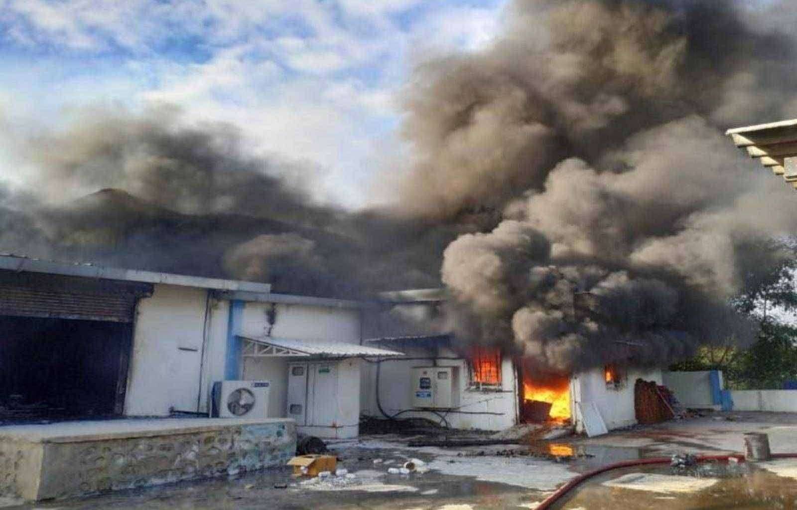 ?Big Breaking.. पुण्यात सॅनिटायझर कंपनीला आग..7 जणांचा मृत्यू.. अजूनही काही मजूर कंपनीत अडकून..!