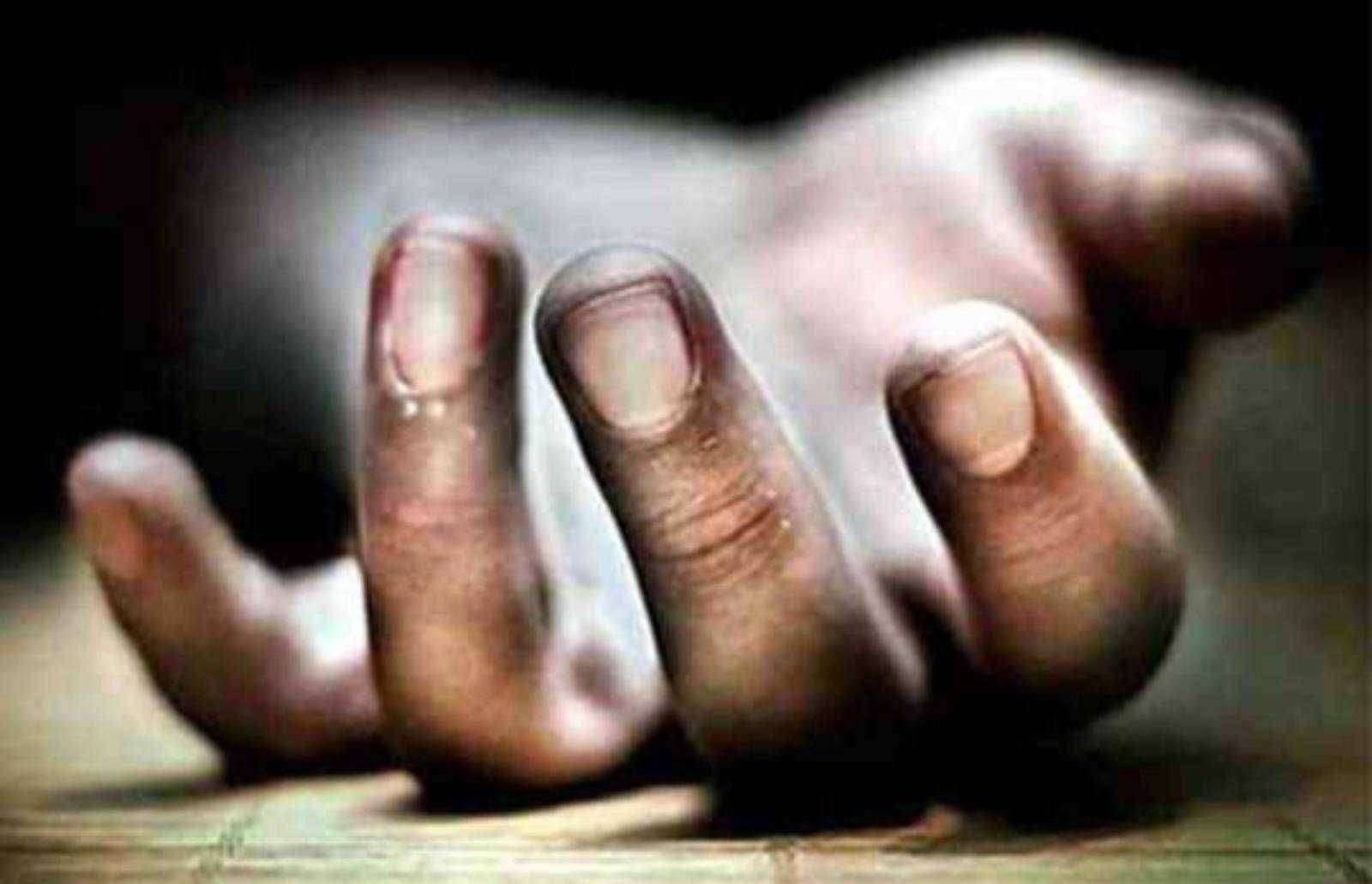 ?️अमळनेर कट्टा...धक्कादायक.. लोण बु येथे आढळला पुरुषाचा मृतदेह..!घातपात असल्याची शक्यता..!प्रेत उचलू देण्यास गावकऱ्यांचा विरोध...!