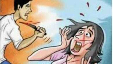 ?धक्कादायक... राग आलेल्या पतीने पत्नीची चाकू भोसकून केली हत्या...!