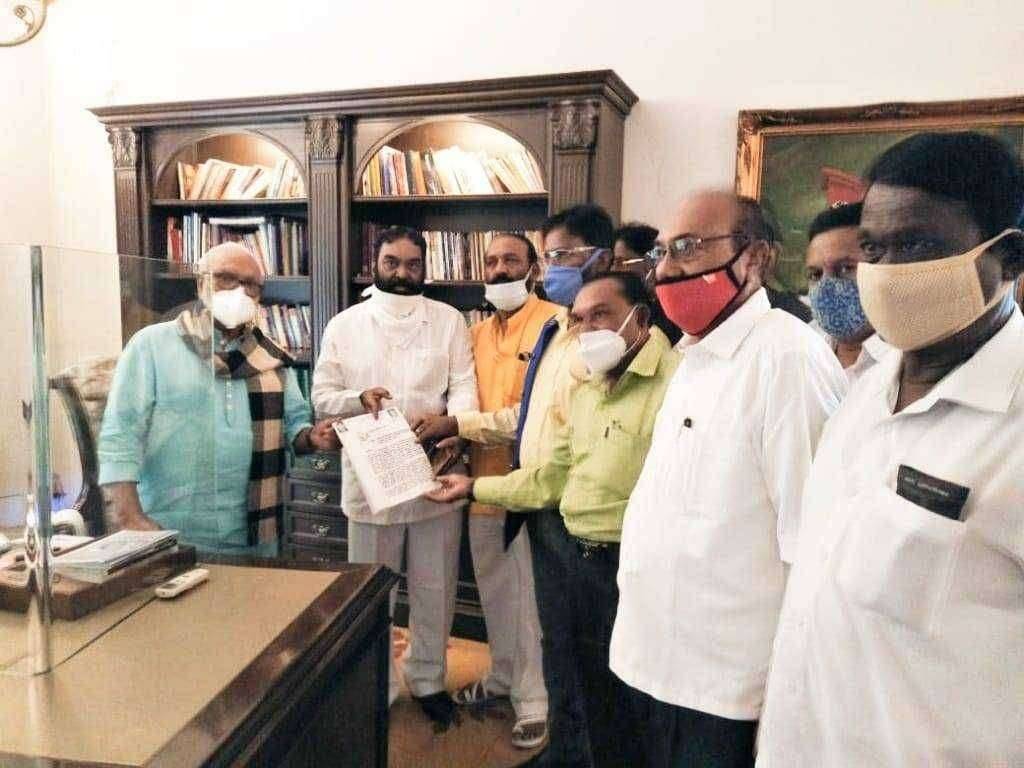 कर्मवीर दादासाहेब गायकवाड विमानतळ ओझर नामकरण समितीने घेतली नाशिक चे पालकमंत्री तथा अन्न व नागरी पुरवठा मंत्री महाराष्ट्र राज्य छगनराव भुजबळाची भेट दादासाहेब गायकवाड नाव देण्याची निवेदनद्वारे मागणी.