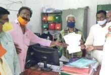 गडचांदूर न.प.मुख्याधिकाऱ्यांना निलंबित करा.नगरसेवक डोहे यांची मागणी खाजगी एजंसीला नियमबाह्य पीएमसी देवून भ्रष्टाचाराचा केल्याचा आरोप. दिलेली पीएमसी रद्द करा, थेट मुख्यमंत्री तथा नगर विकास मंत्रांना तहसीलदार मार्फत निवेदन.