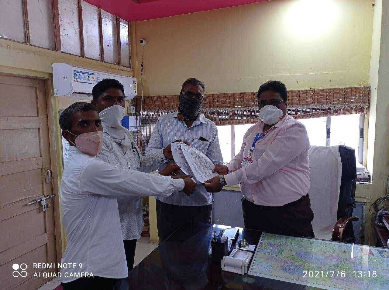 करंजी येथे झालेल्या १४ वित्त आयोगाचा निधी हडप केल्या प्रकरणी सबंधीत ग्रामसेवकावर कार्यवाही करण्याचे उपमुख्य कार्यकारी आधिकारी बि ए बोटे यांचा आदेश