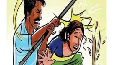 पत्नी कीर्तनाला गेल्यानं पतीची कीर्तनस्थळी दगडफेक