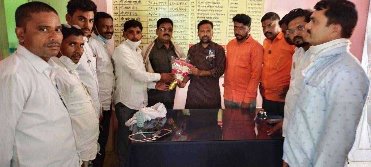 राज्यमंत्री बच्चू भाऊ कडू यांच्या वाढदिवसानिमित्त प्रामाणिकपणे चांगले काम करणारे गाडेकर साहेबांचे प्रहार सैनिकांच्या वतीने सत्कार