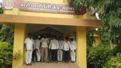 खामखेडा प्राथमिक आरोग्य केंद्रातील वैद्यकीय अधिकाऱ्यांची बदली करण्यासाठी रूग्ण कल्याण समितीच्या सभे मध्ये सदस्यांचा जाहीर बहिष्कार