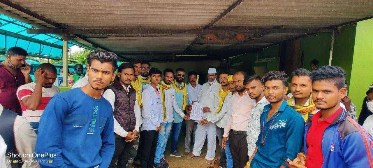 आदिवासी विद्यार्थ्यांच्या विविध समश्या संदर्भात विधानसभा उपाध्यक्ष मा.श्री. नरहरी झिरवळ साहेबांची जयसने घेतली भेट व दिले निवेदने.