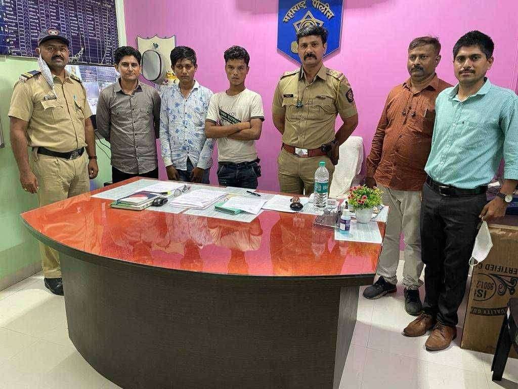 अमळनेर कट्टा..आणि चोरांना पोलिसांनी पकडले रंगे हाथ..