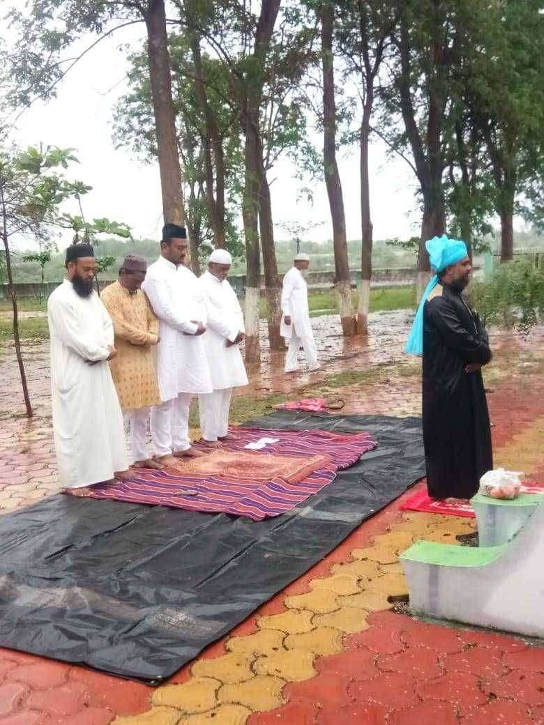 ईदगाह मैदान सुने : शहरात बकरी ईद साधेपणाने साजरी