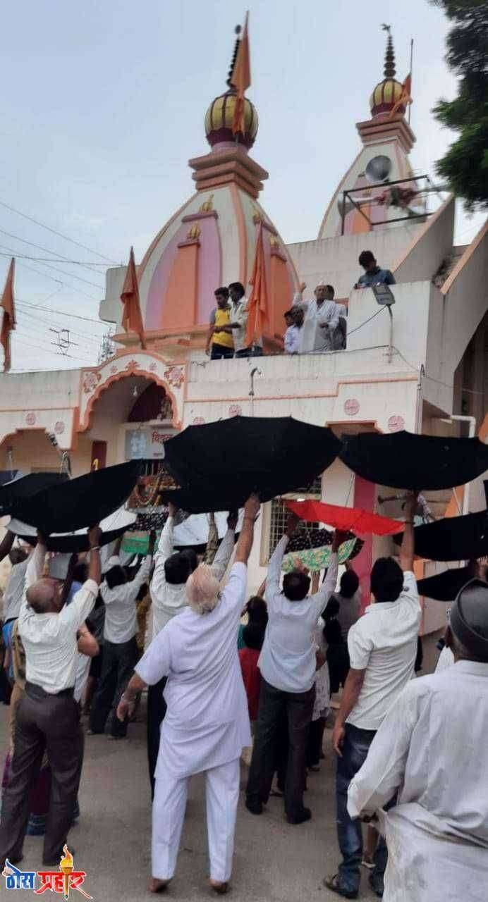 सावदा येथे विठ्ठल मंदिर परिसरात दहीहंडीचा कार्यक्रम संपन्न झाला