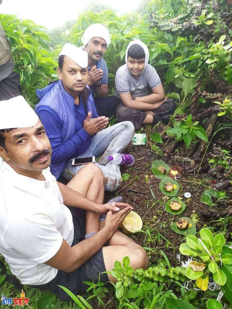 दुर्गभ्रमंती करत अनोखा वाढदिवस साजरा