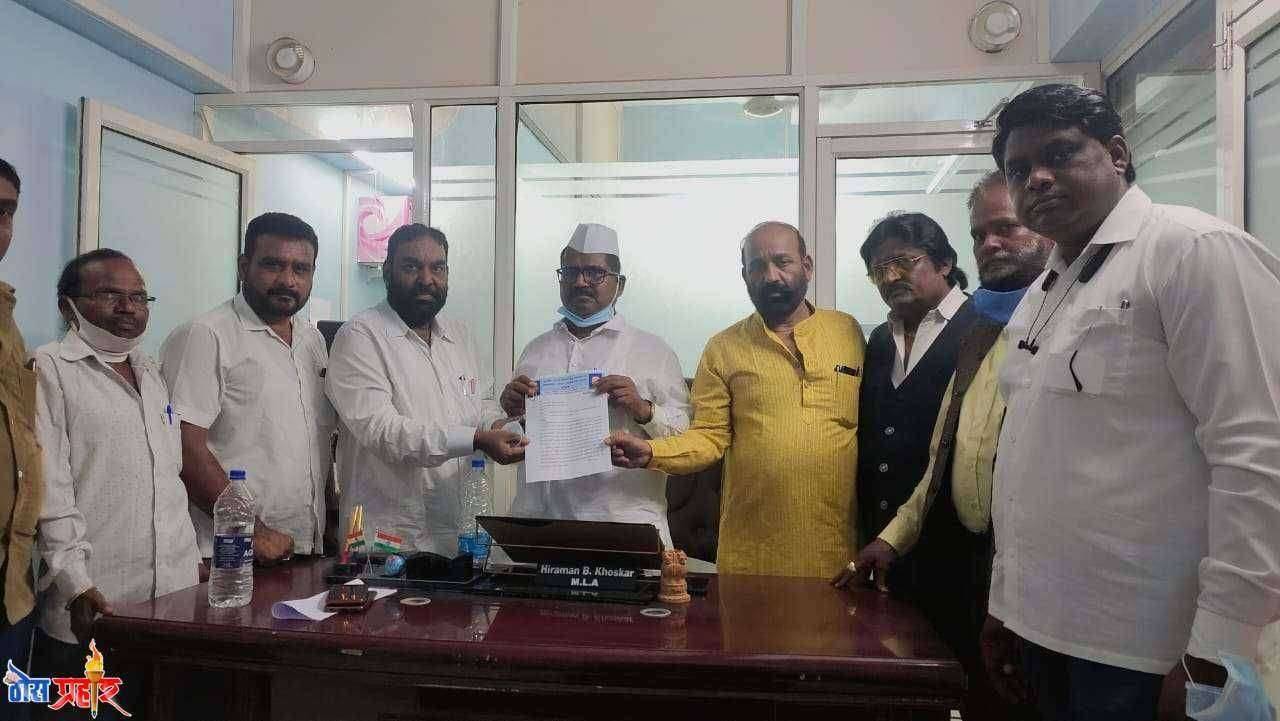 इगतपुरी काॅगेसचे आमदार हिरामण जी खोसकर यांना कर्मवीर दादासाहेब गायकवाड विमानतळ नामकरण समिती वतीने निवेदन सादर.