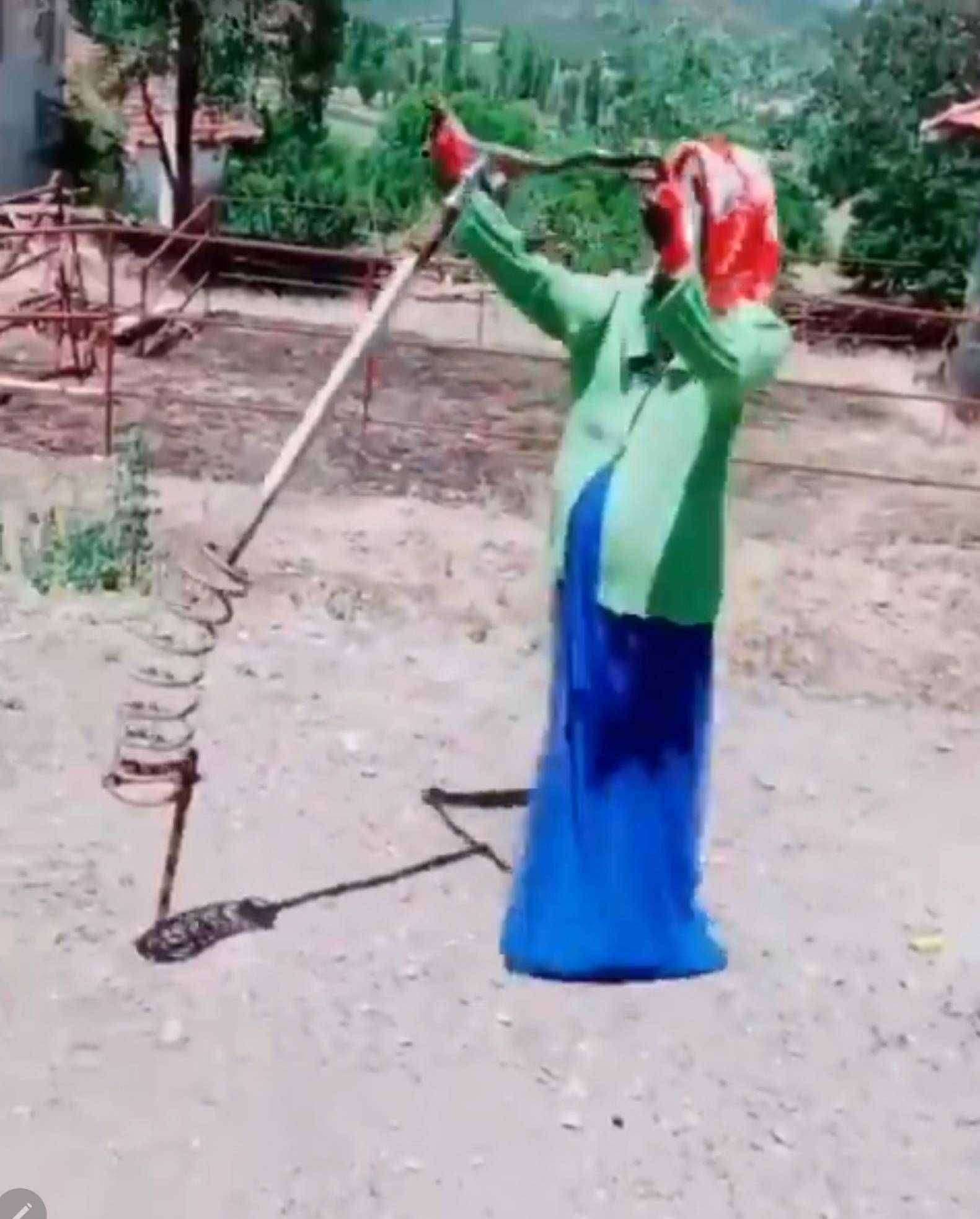 व्हायरल कट्टा सोशल मिडियावर थरकाप उडविणारा चेटकिणीचा व्हिडीओ व्हायरल जाणून घ्या काय आहे नेमका प्रकार पहा व्हिडीओ