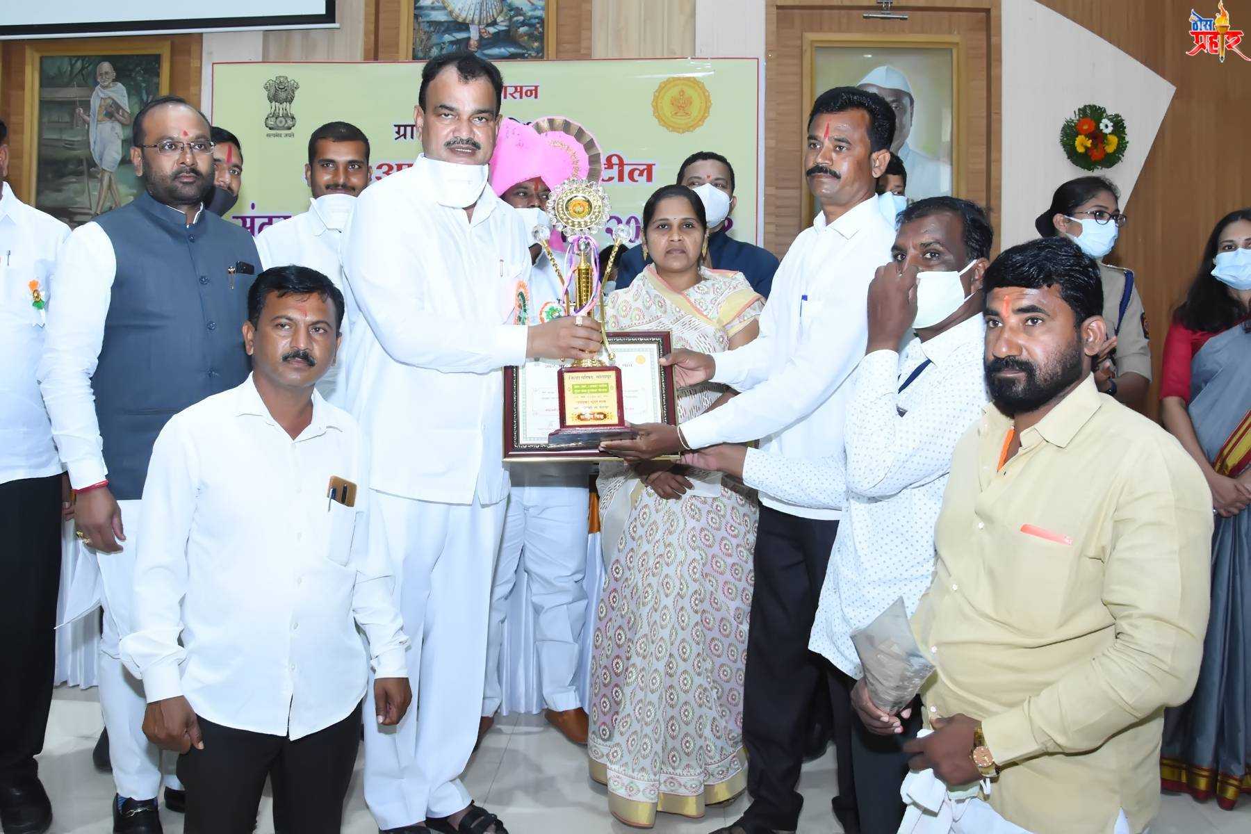 बोहाळी ता .पंढरपूर या गाव महाराष्ट्र शासन आर .आर. ( आबा ) पाटील " सुंदरगाव पुरस्काराने सन्मानित