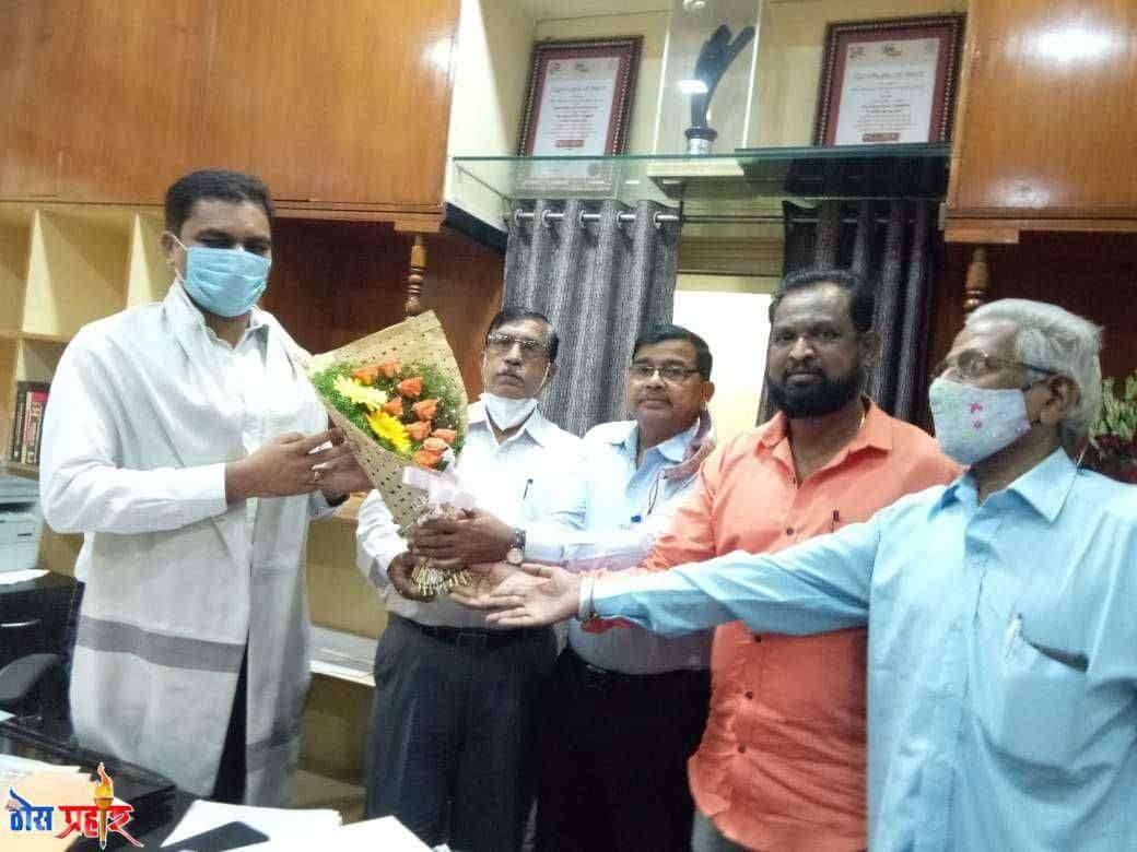 आयुक्त डॉ राजेंद्र भारूड यांच्या ट्रायबल फोरम च्या वतीने सत्कार