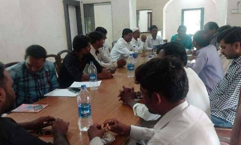 दलित वस्तीचा १ कोटी २८ लाखांचा निधी सुवर्ण वस्तीत वळविला. भाजपाने काँग्रेससोबत हाती मिळवनी करून निधी वळविल्याचा रिपब्लिकन सेनाचे युवा जिल्हाध्यक्ष राहूल खरात यांनी पत्रकार परिषदेत केला आरोप