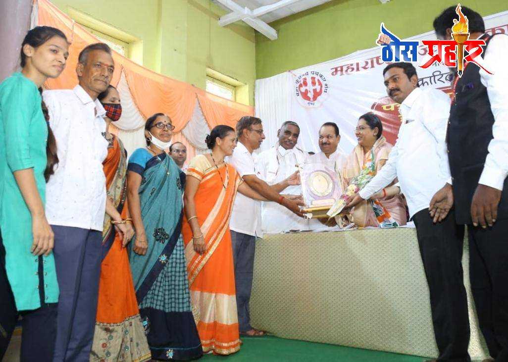 महाराष्ट्र राज्य पत्रकार संघ, मुंबई तर्फे खिरोदा येथे पत्रकारांना मोफत हेल्मेट वाटप व मुकनायक व जीवन गौरव पुरस्कार वितरण सोहळा 2021कार्यक्रम संपन्न