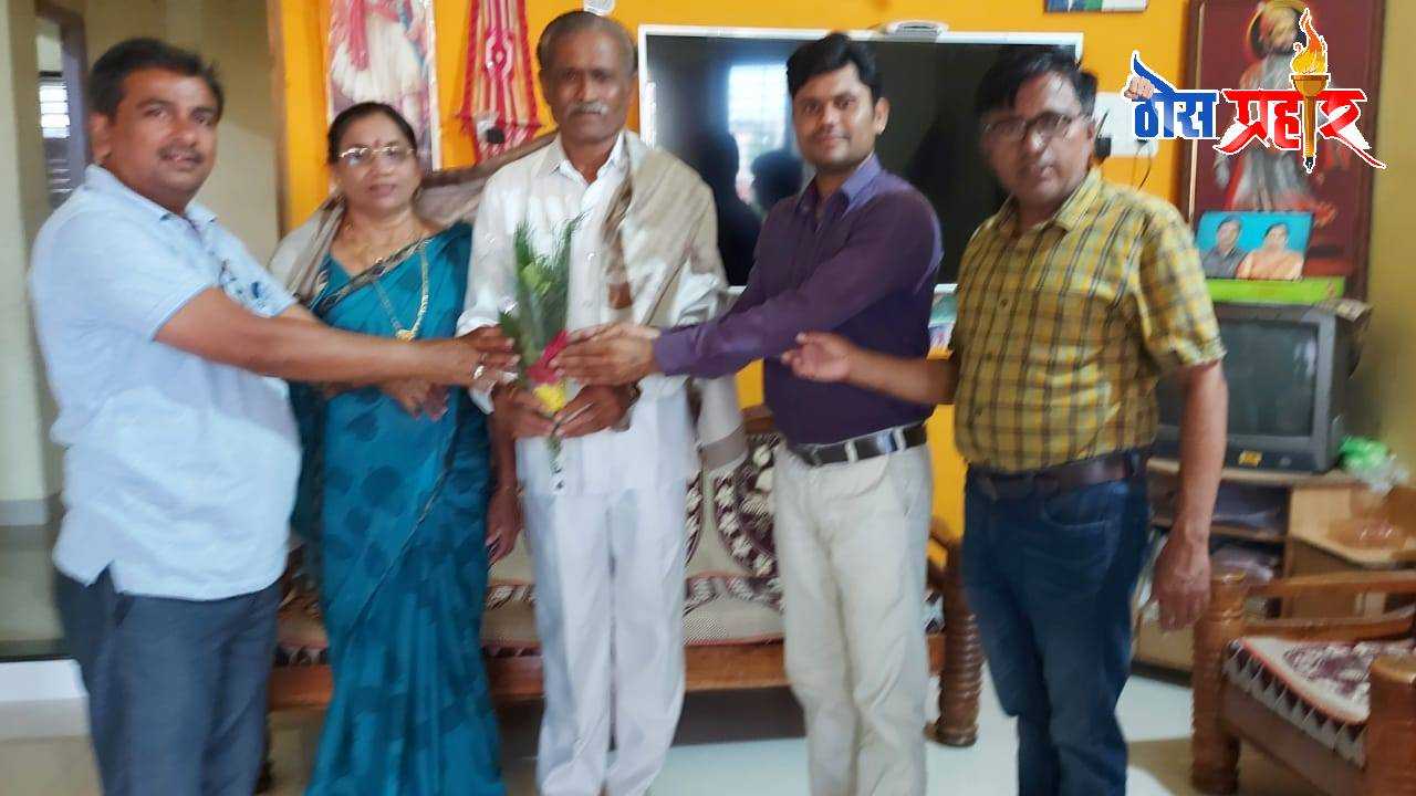 सेवानिवृत्त केंद्रप्रमुख गोकुळ पाटील यांचा सत्कार