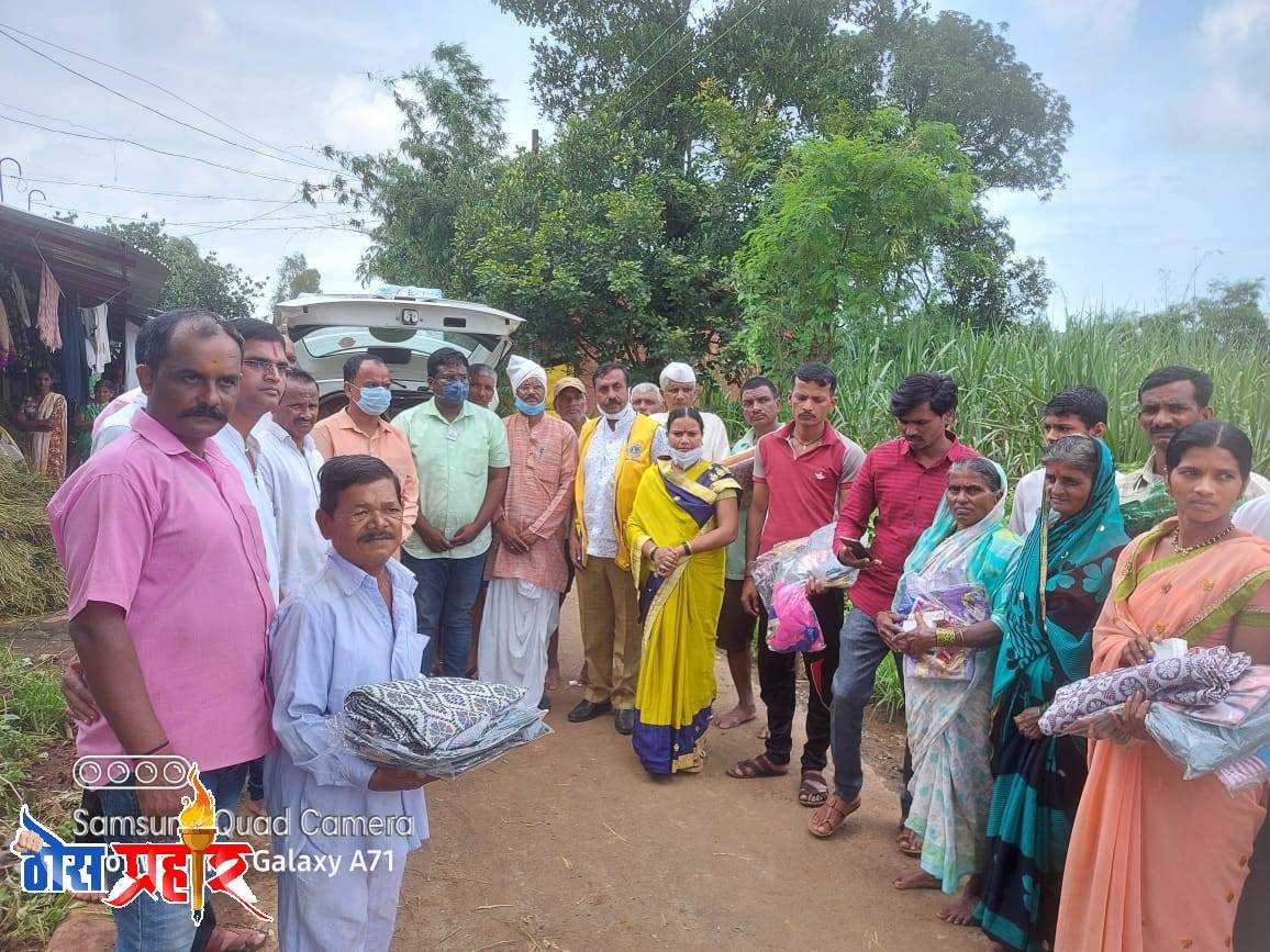 लॉयन्स क्लब, उदगीर सनराइजर्स , उदगीर यांच्या मदतीने कोल्हापूरवासीय गेले भारावून. सूळकूड, कोनवडे, मूरगुड, बसरेवाडी, मडिलगे बु॥, कुरणी येथील पूरग्रस्ताना दिला मदतीचा हात.कोल्हापूर जिल्हयातील महापूरग्रस्तांना जीवनावश्यक वस्तूचे वाटप..