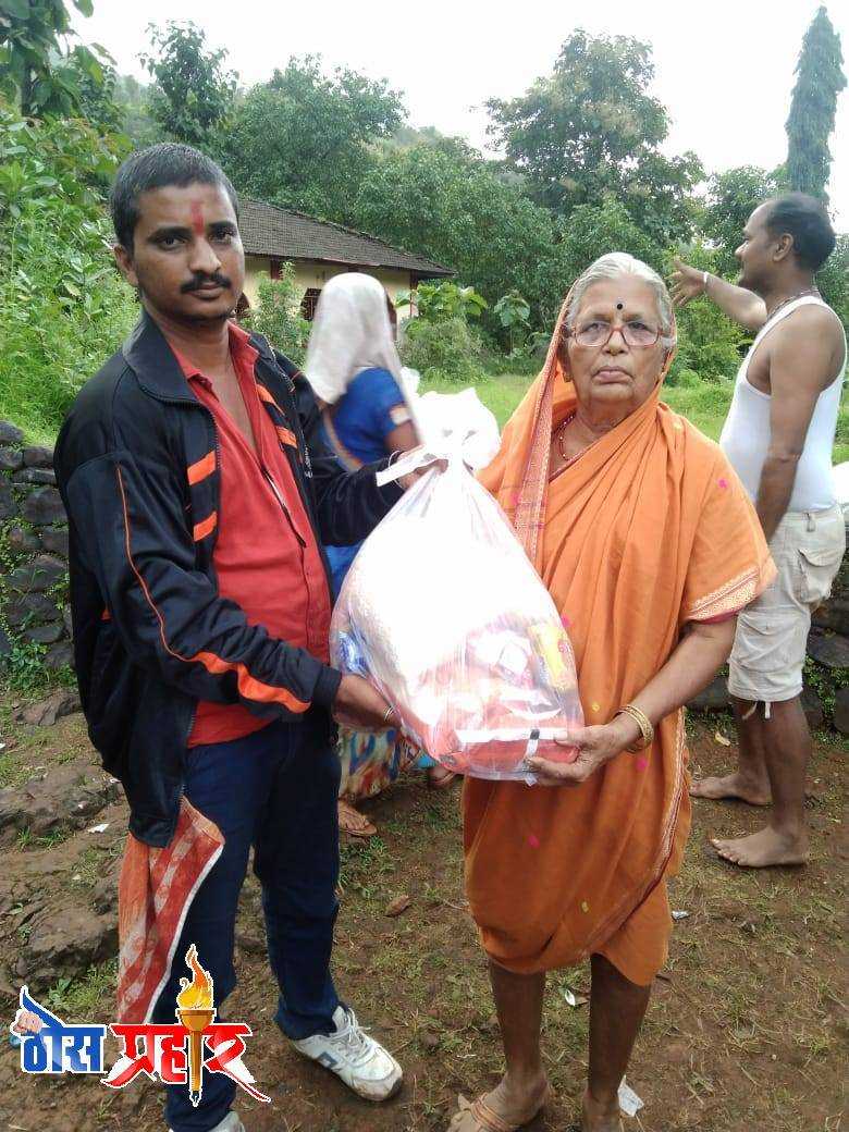 कोकणातील पूरग्रस्तांना सावखेड्यातील तरुणाईकडून मदतीचा हात...