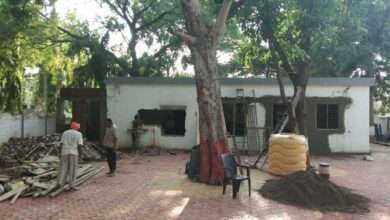 निविदा नाही..! अधिकृत परवानगी नाही तरीही नूतन मुख्याधिकारी यांच्या निवासस्थानाचे नूतनीकरण जोरात..!नवा भिडू नवा राज..!नवे अधिकारी नवे बांधकाम..!नगरपरिषद की जय ..!