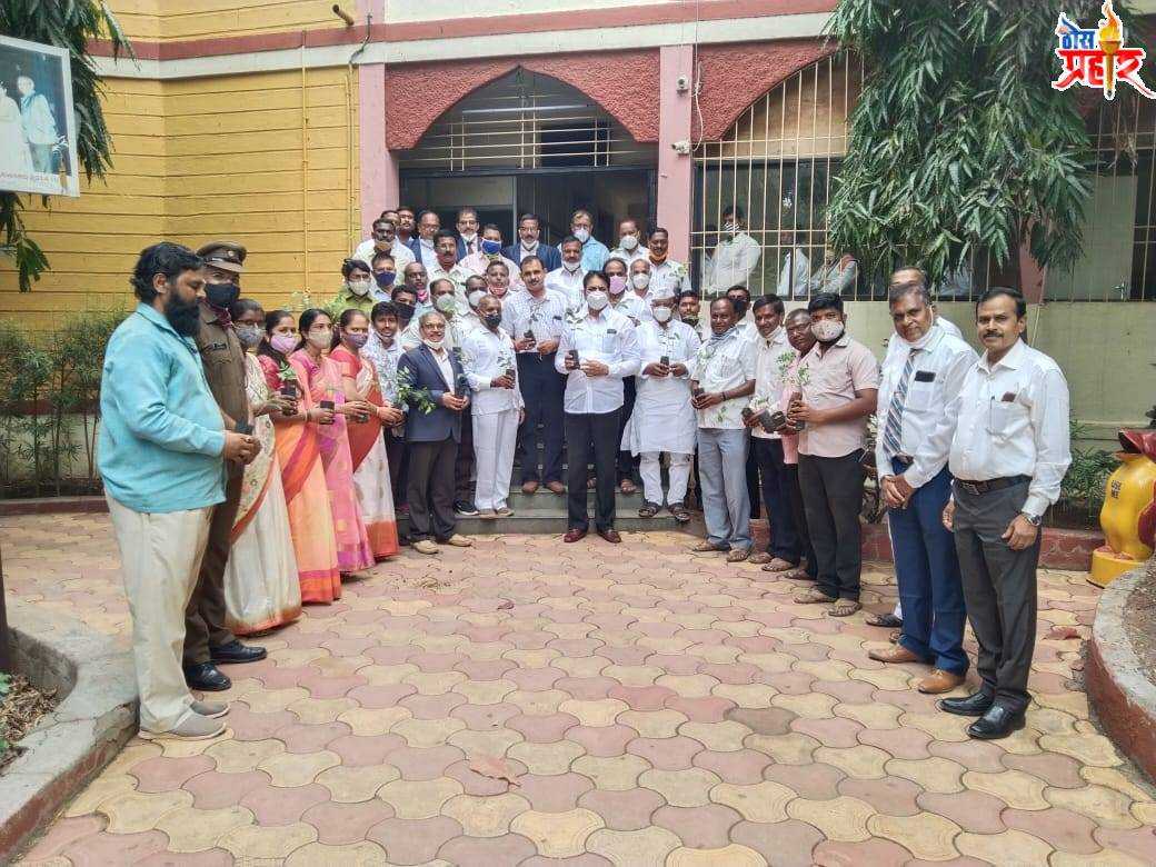 हर्षवर्धन पाटील यांच्या वाढदिवसानिमित्त 5800 बेल व देशी रोपांचे वाटप