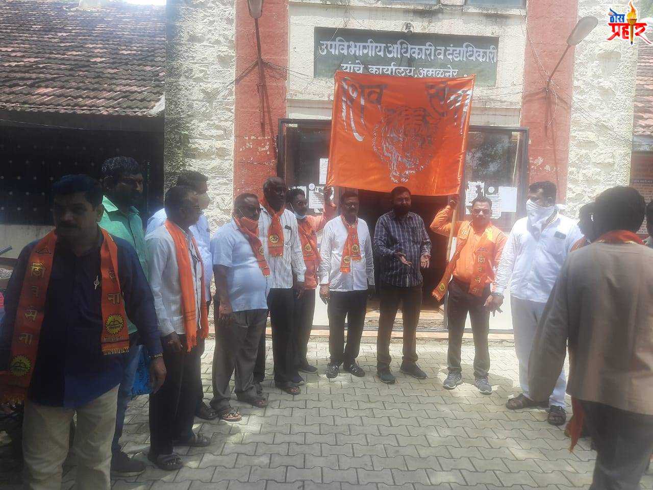 मुख्यमंत्र्यांसंदर्भात आक्षेपार्ह वक्तव्य केल्या प्रकरणी नारायण राणे यांना अटक करा..शिवसेनेची मागणी...